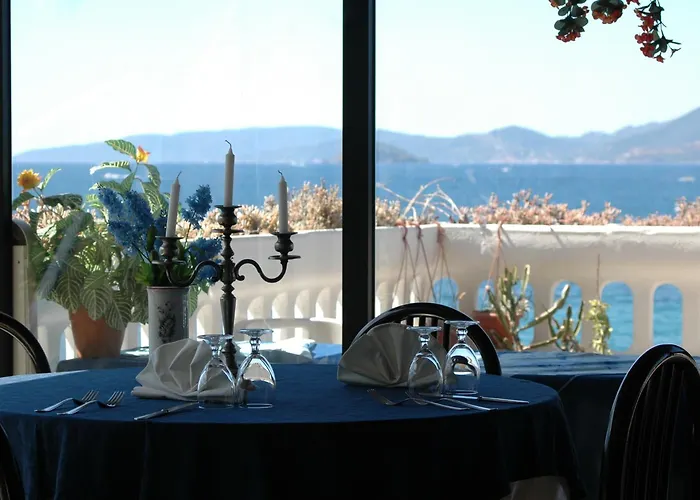 Esperia Hotel 3*