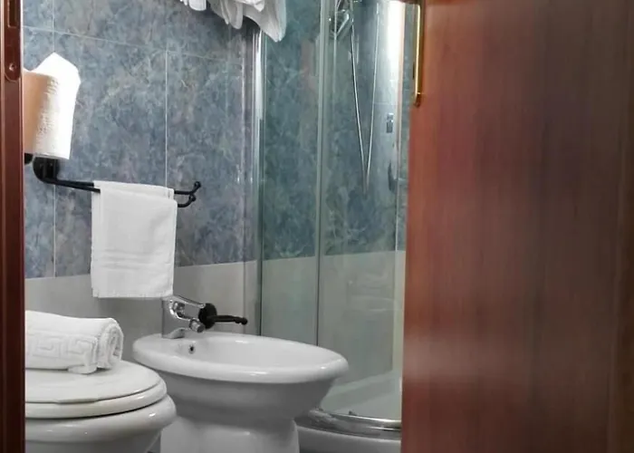 Esperia Hotel 3*